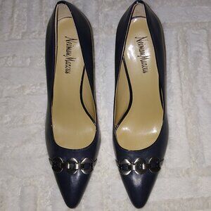 Neiman Marcus Navy Leather with Black Patent Heal and Platform Pumps Size 9